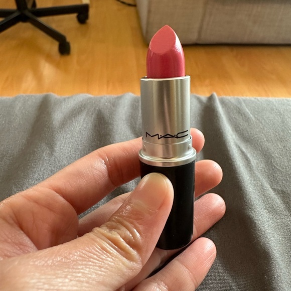 Bundle of 3 Mac lipsticks - Picture 3 of 6